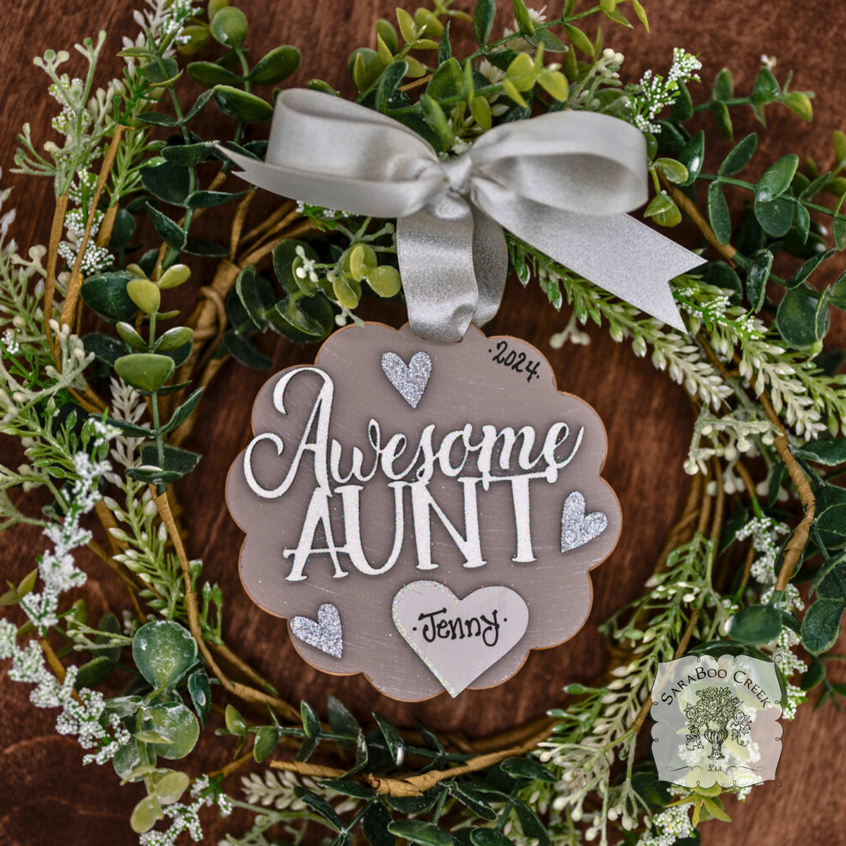 "Awesome Aunt" Ornament w/ 1-5 Personalized Hearts - Great Aunt Gift from Nieces and Nephews