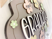 Grandma / Great Grandma Plaque with Personalized Flowers with Grandkids Names