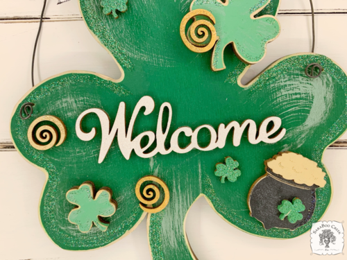 Welcome on E Shamrock with Accent Shapes