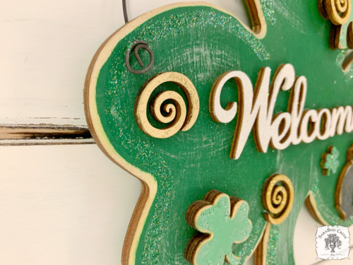 Welcome on E Shamrock with Accent Shapes